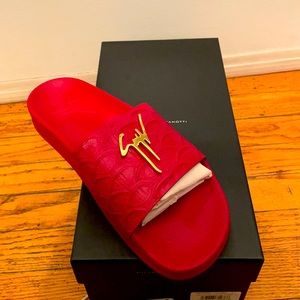 ❤️❤️Brand new Giuseppe Zanotti slides in Red EU 43